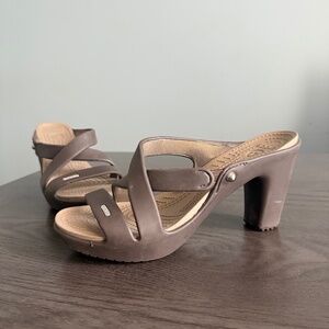 Crocs Cyprus IV Wedge Sandals Heels Women's Size 9 Espresso Mushroom Comfort